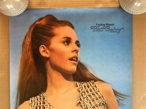 Vintage original 1977 Lindsay Wagner BioBaby sexy pinup 1970s。